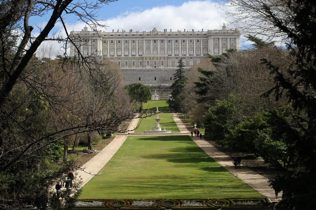 best-destinations-in-spain-royal-palace-madrid