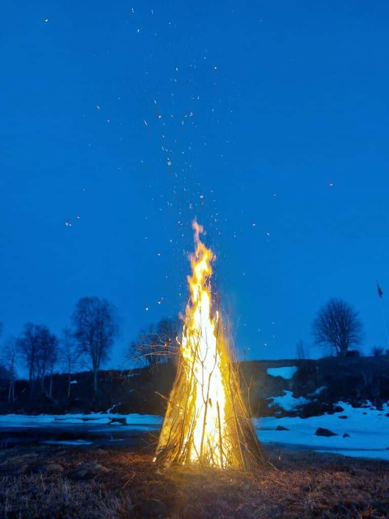 Walpurgis Night, Bonfire 